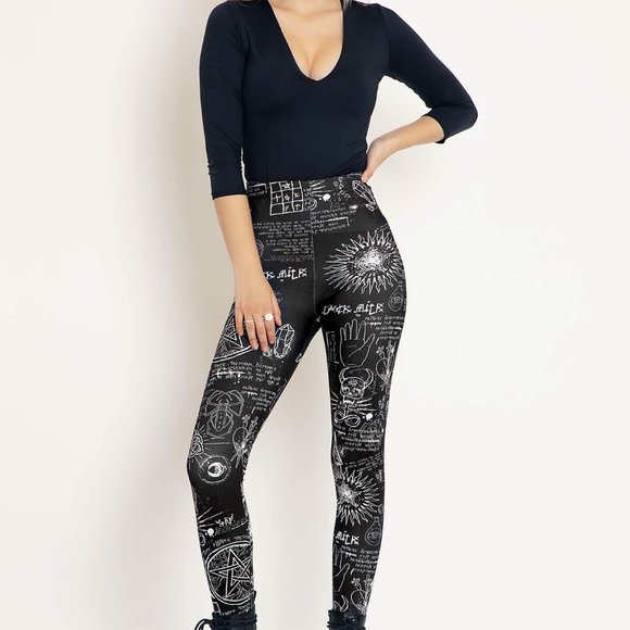 Blackmilk | SPELLBOUND HWMF LEGGINGS Medium - Picture 1 of 5